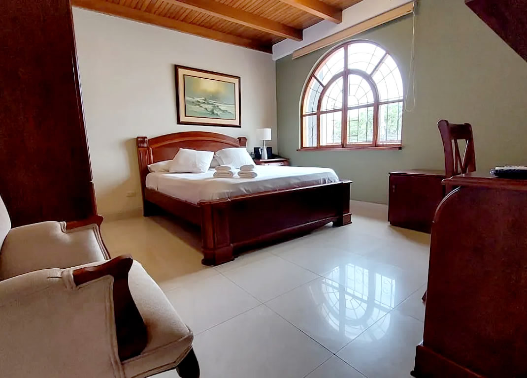 Deluxe Queen Room with Jacuzzi